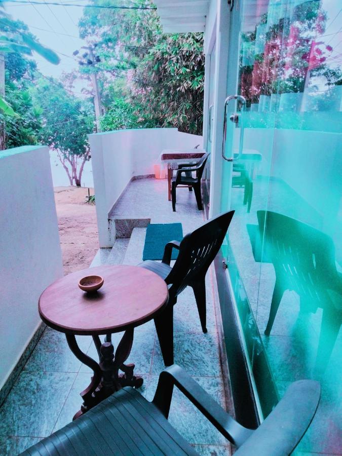 Sajana Ocean Hill Bed & Breakfast Mirissa Oda fotoğraf