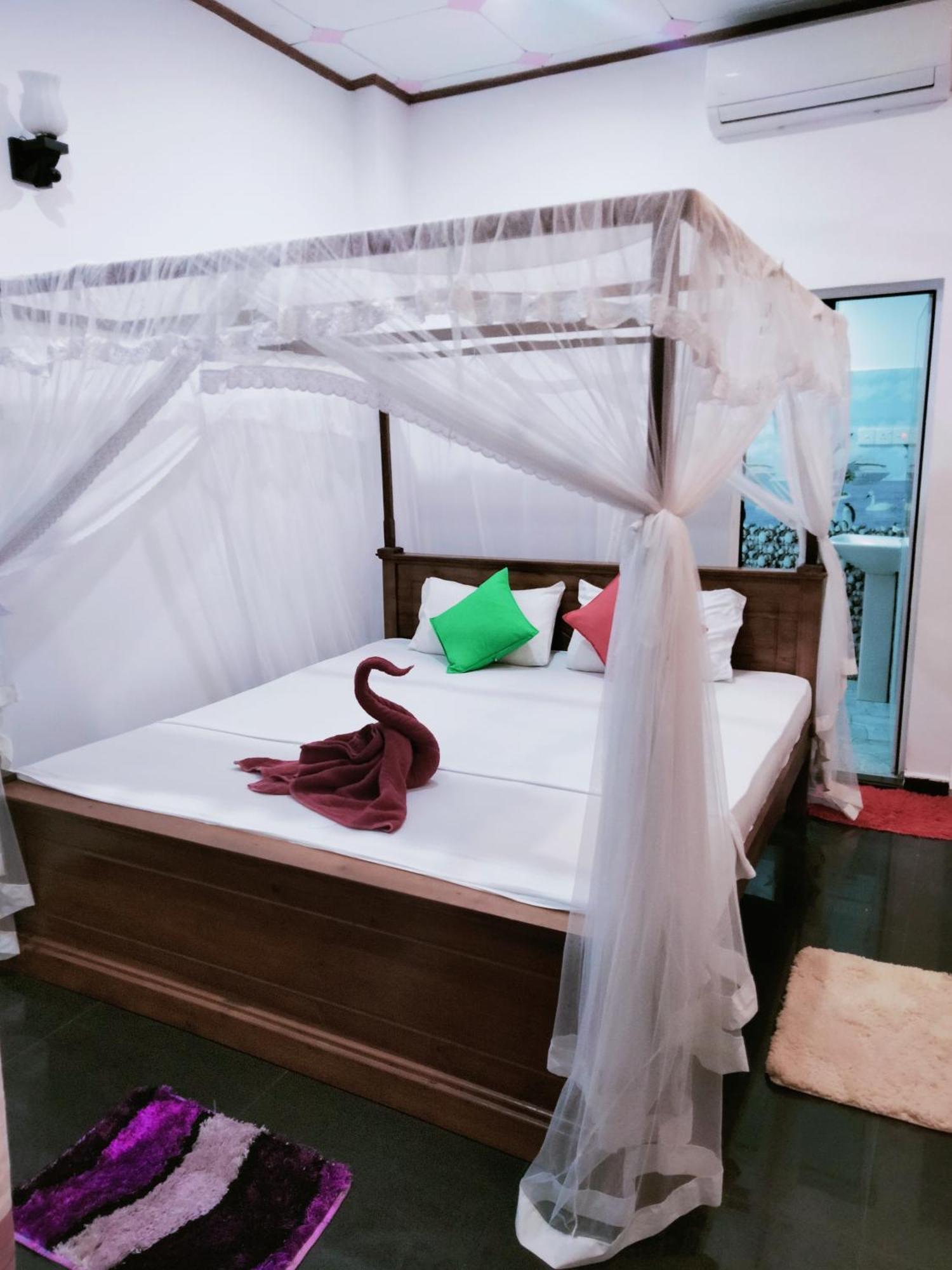 Sajana Ocean Hill Bed & Breakfast Mirissa Oda fotoğraf